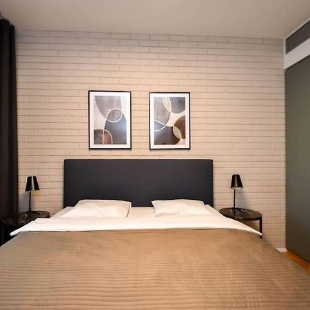 Skypark Luxury Apartment With Skyline View & Free Parking Bratislava Exteriör bild